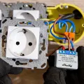 Shelly Plus PM Mini, spínací modul, WiFi