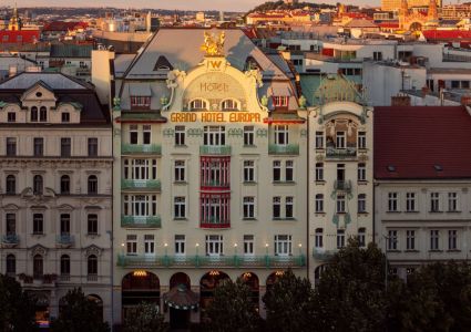 Znovuzrození legendy: Grandhotel Evropa jako luxusní W Prague s inteligentní automatizací